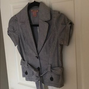 Crop white and blue blazer